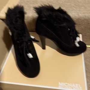 NWBOX MICHAEL KORS CARLIE LACE UP BLACK BOOTS
